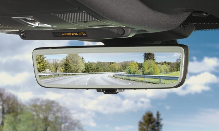 Gentex anunció un espejo retrovisor inteligente de pantalla completa para automóviles en CES 2021